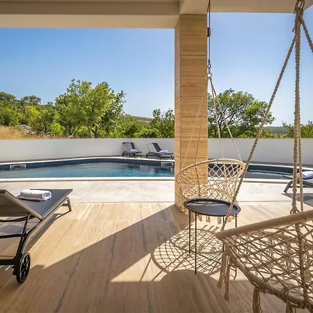 Rawna Vikendica Rovanjska