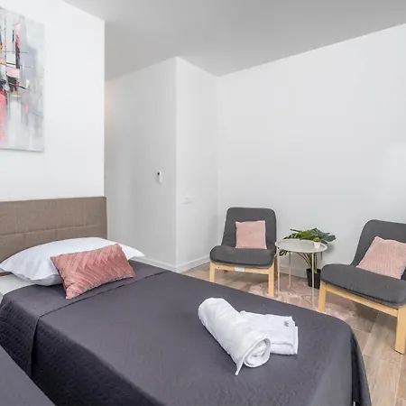 別荘 Rawna ロバニスカ